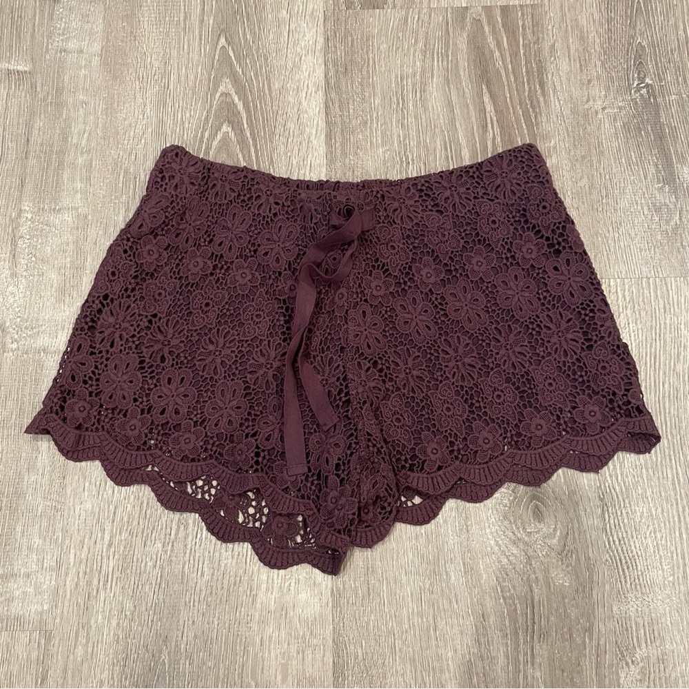 Lace Design Maroon Junior Size Shorts Size Medium